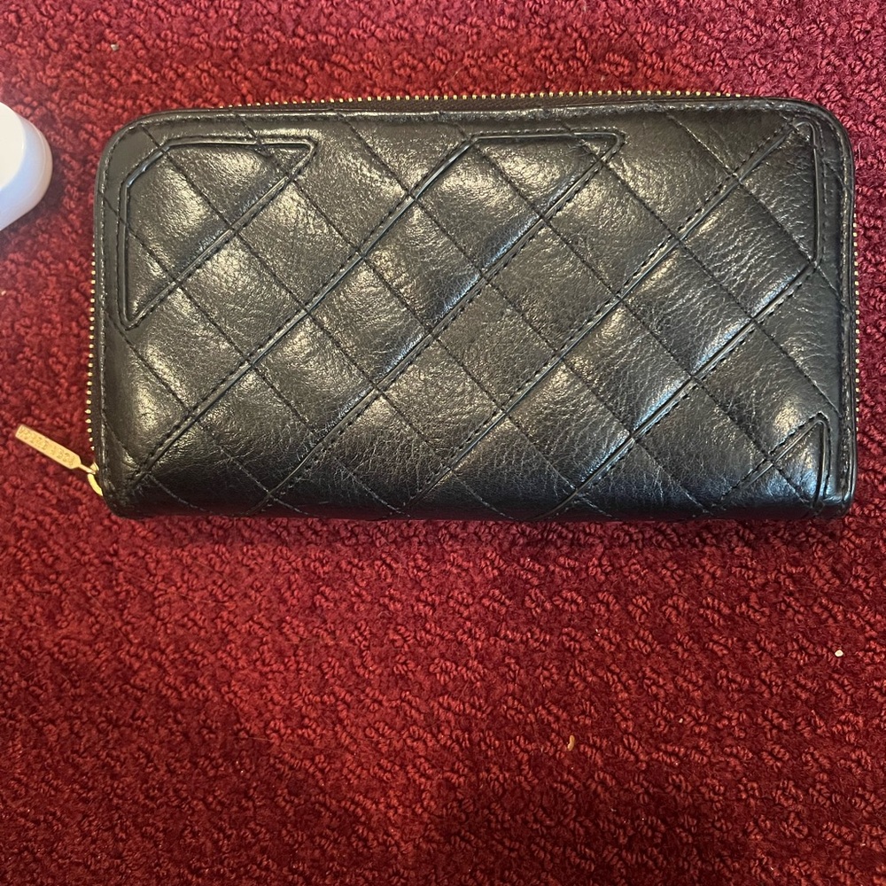 Tory Burch EUC large quilted Wallet Willa zip continental 425 retail - Picture 3 of 10